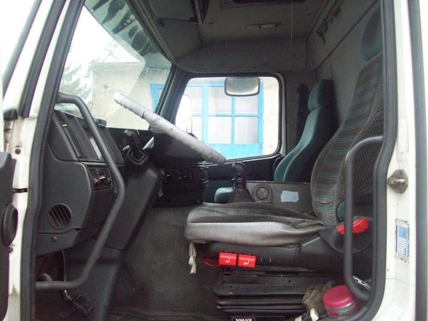 Pictures of Volvo FM12 380 tractor unit