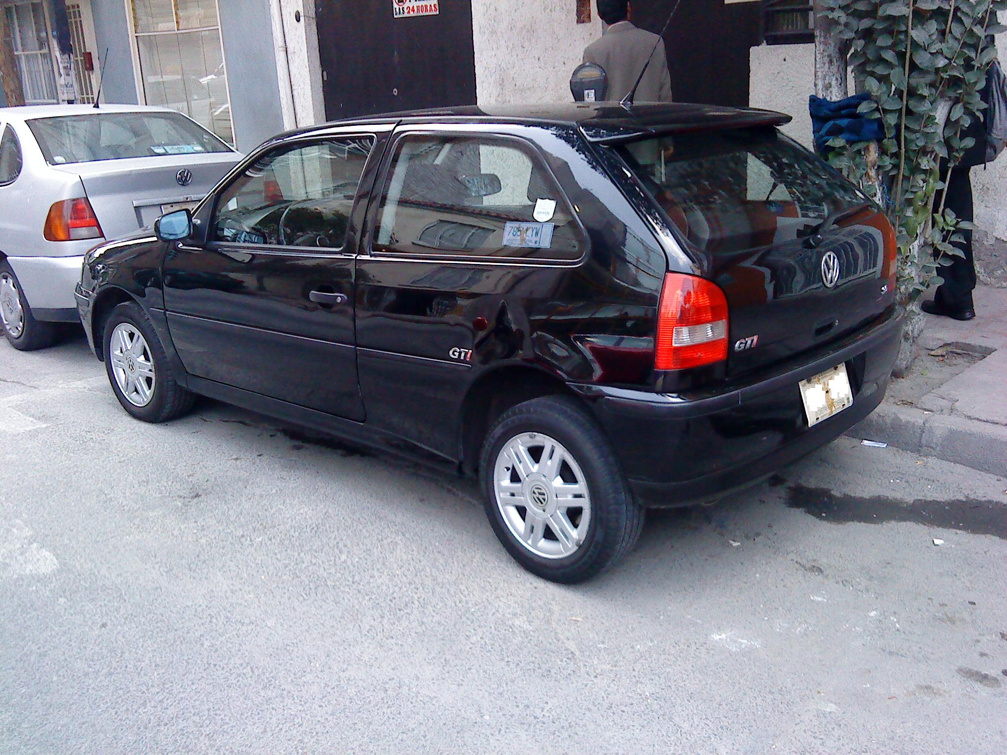 File:Volkswagen Pointer GTI Negro tras.jpg