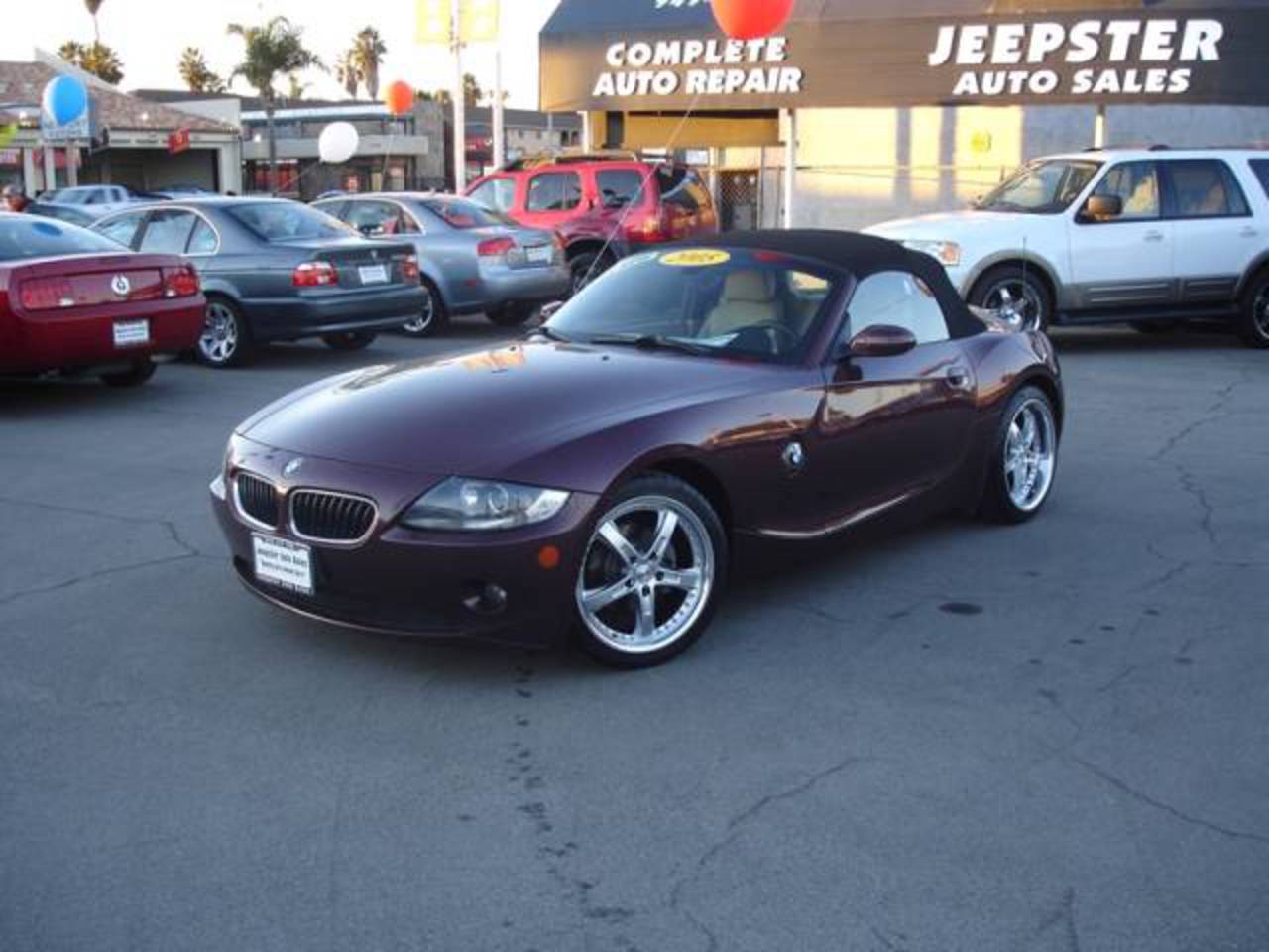 2005 BMW Z4 25i THIS IS A BEAUTIFUL CONVERTIBLE Z4 LOADED WITH LEATHER SEATS