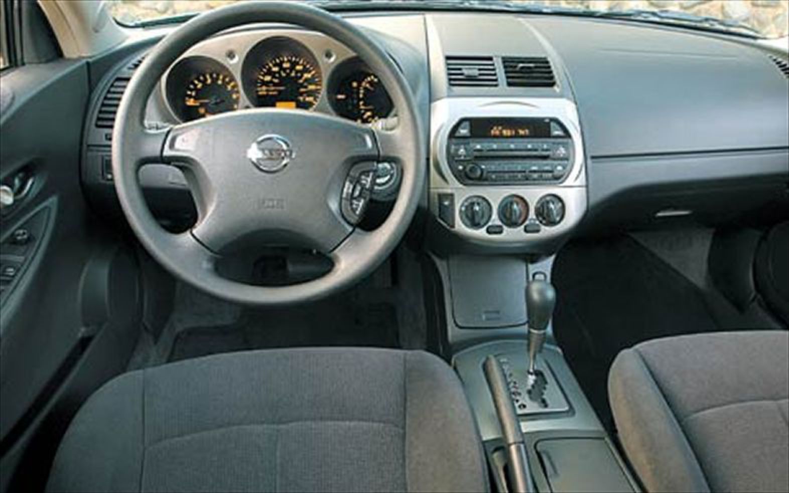 Nissan Altima 25S â€” a model manufactured by Nissan.