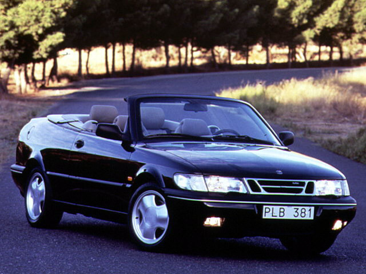 Saab â†’ 900 Cabriolet â†’ 900 SE 2.0i Turbo Cabriolet 2-door convertible