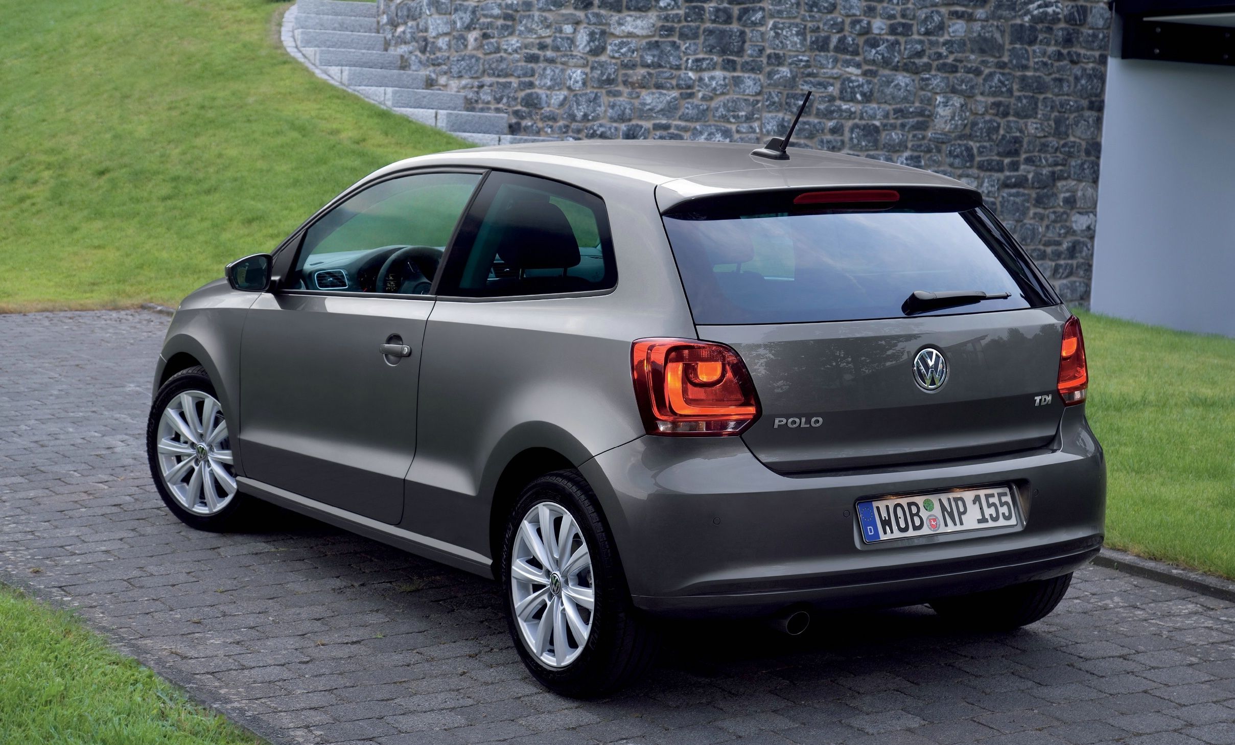 Volkswagen Polo 3 Porte: motorizzazioni e prezzi Nuova Volkswagen Polo .