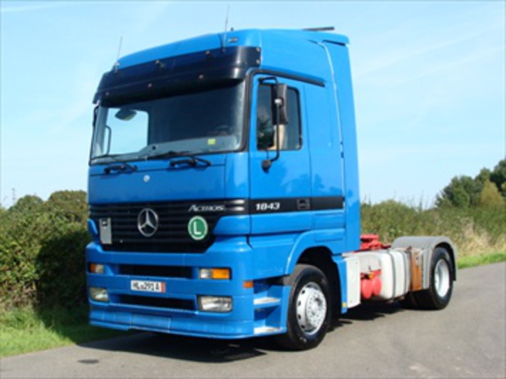 Mercedes Actros 1843