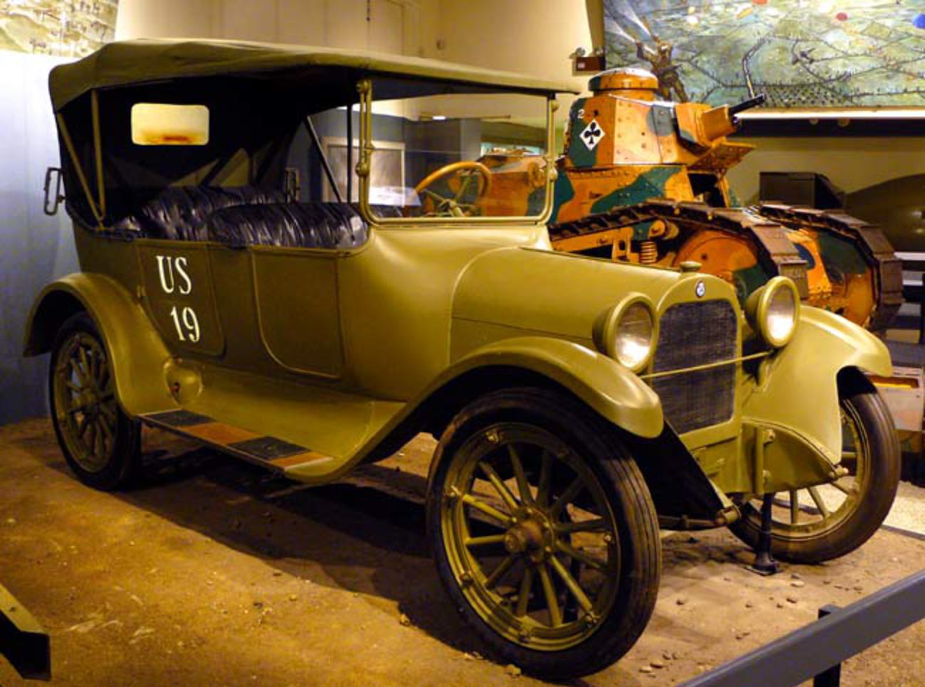 01 1915 Dodge Touring Car