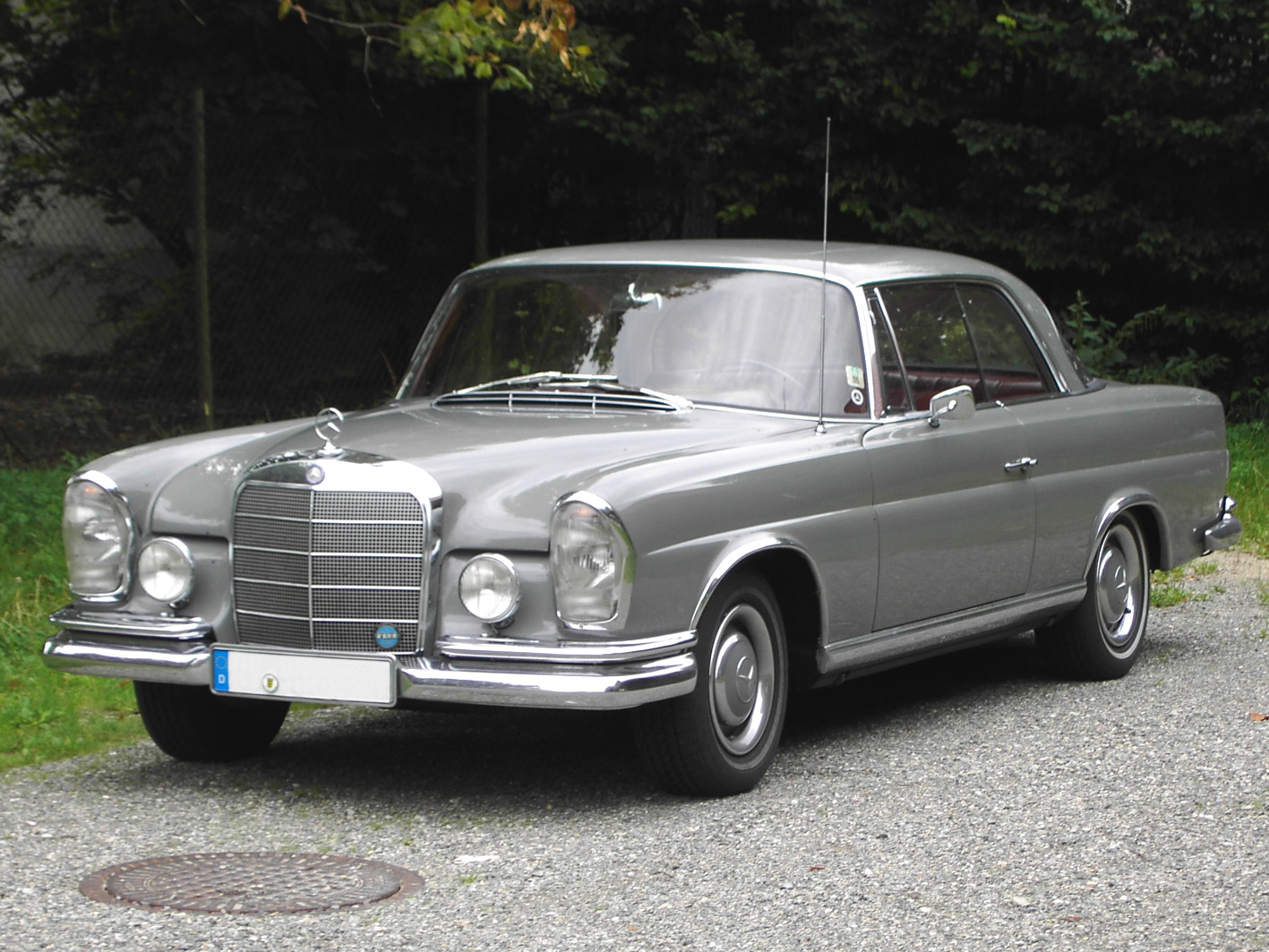 Mercedes-benz 280 se coupe (100 comments) Views 30726 Rating 6