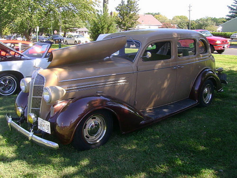 1936 Dodge D-2 Sedan