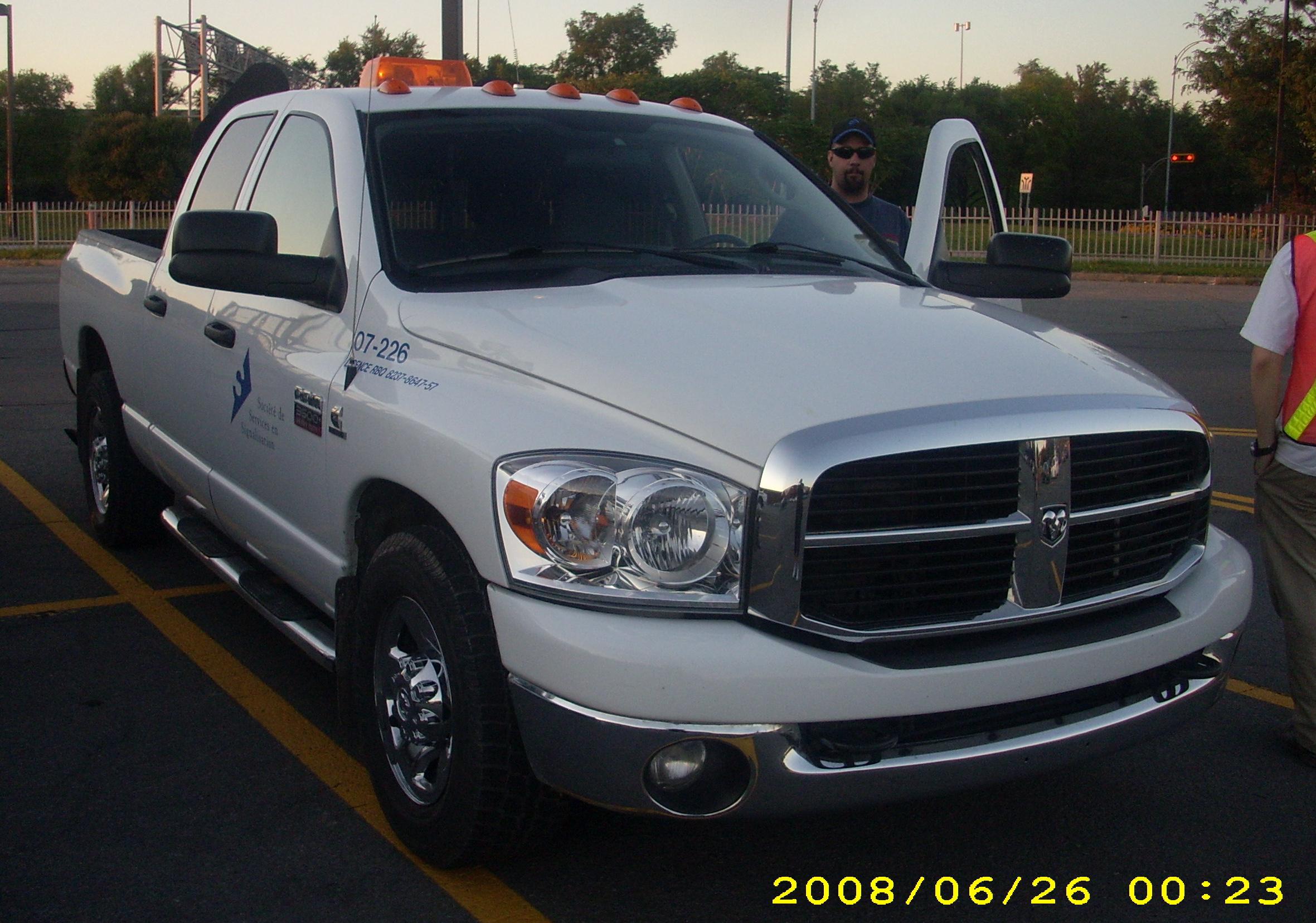File:'06-'08 Dodge Ram 3500 Crew Cab.JPG