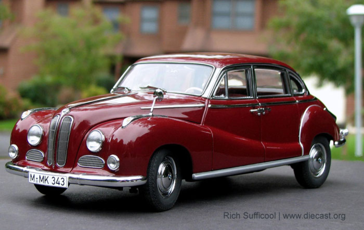 AutoArt 1:18 1954 BMW 502 2.6 Luxus - Diecast Zone