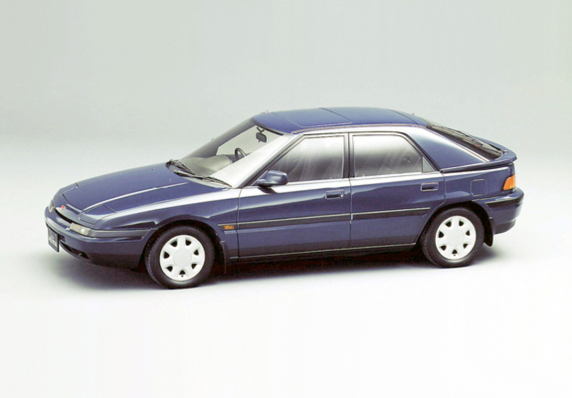 Photos of Mazda Familia Astina (BG) 1989â€“94