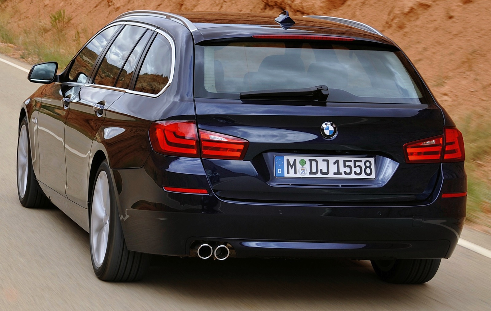 BMW 5-Series Touring Wallpaper
