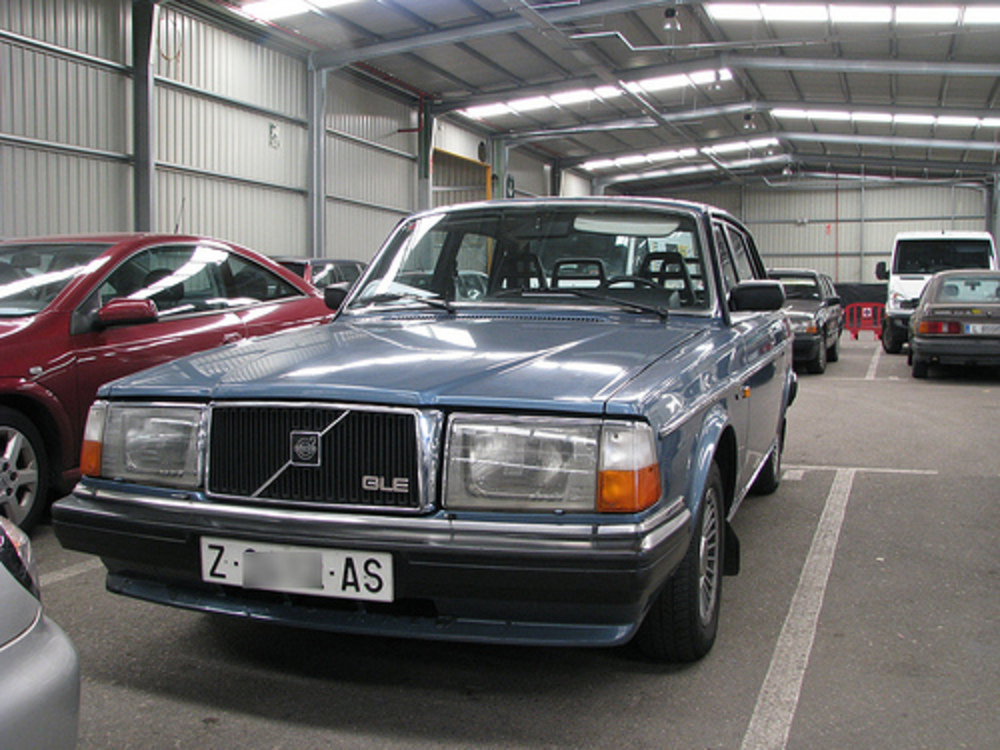 1992 Volvo 240 GLE [244]. The second day I went to the show I discovered an