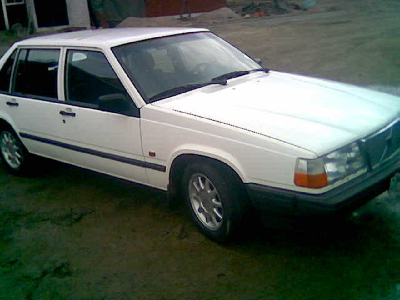 1991 Volvo 940 4 Dr GLE Sedan picture, exterior