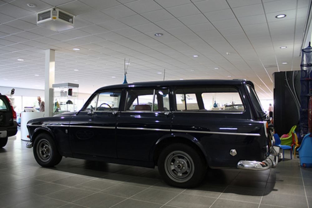 Old cars in new Showrooms Volvo Amazon Combi