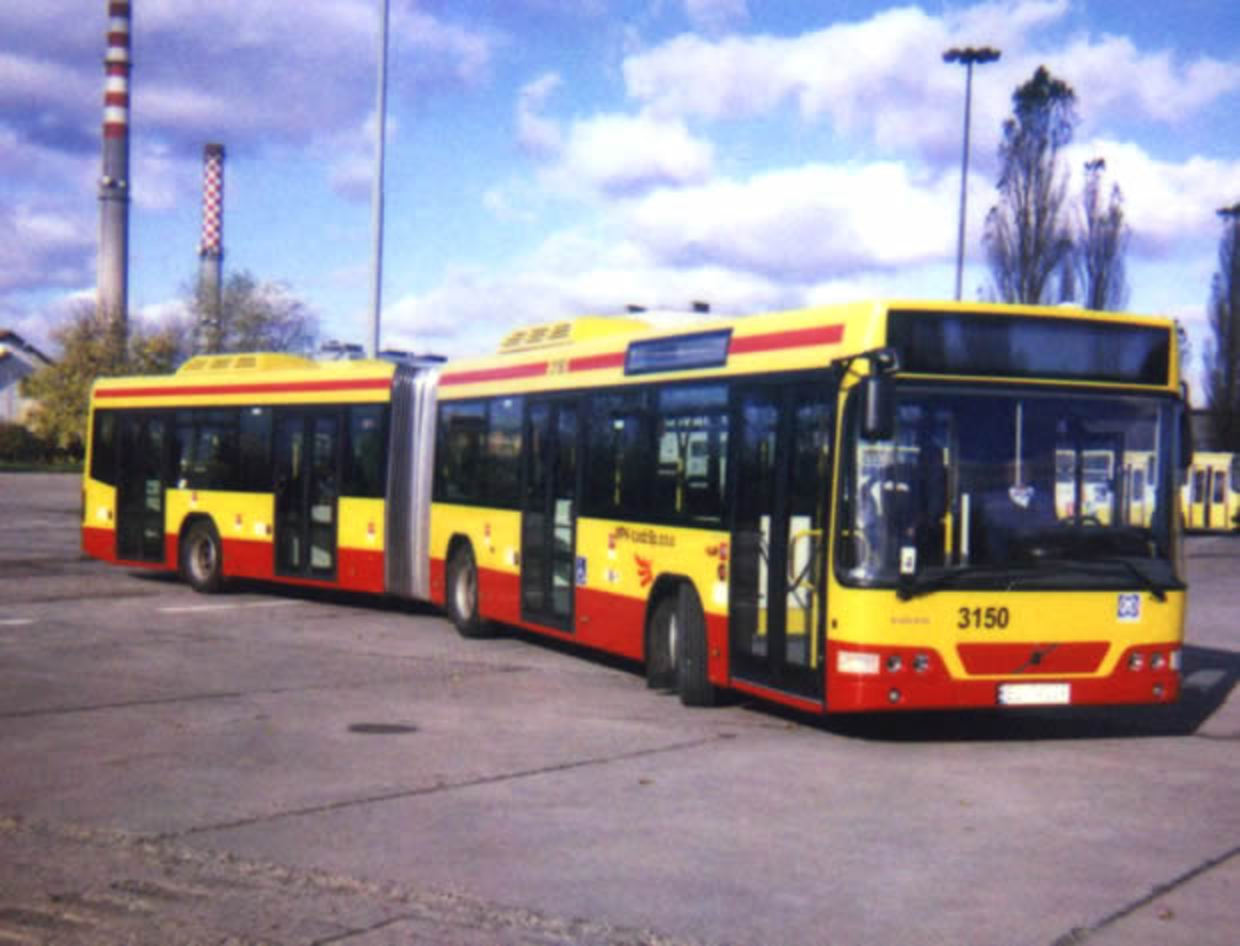 VOLVO 7000A (13). Autobus przegubowy, niskopodÅ‚ogowy, lata produkcji 2001-