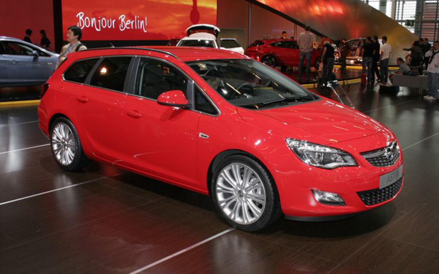 opel astra sports tourer dimensions
