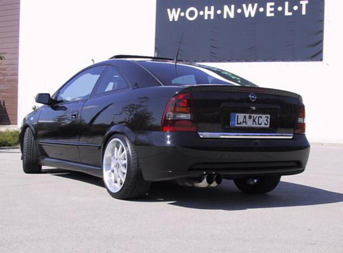 A `01 Opel Astra Coup  Turbo. It has the stock 2,0 L 16V Turbo engine.