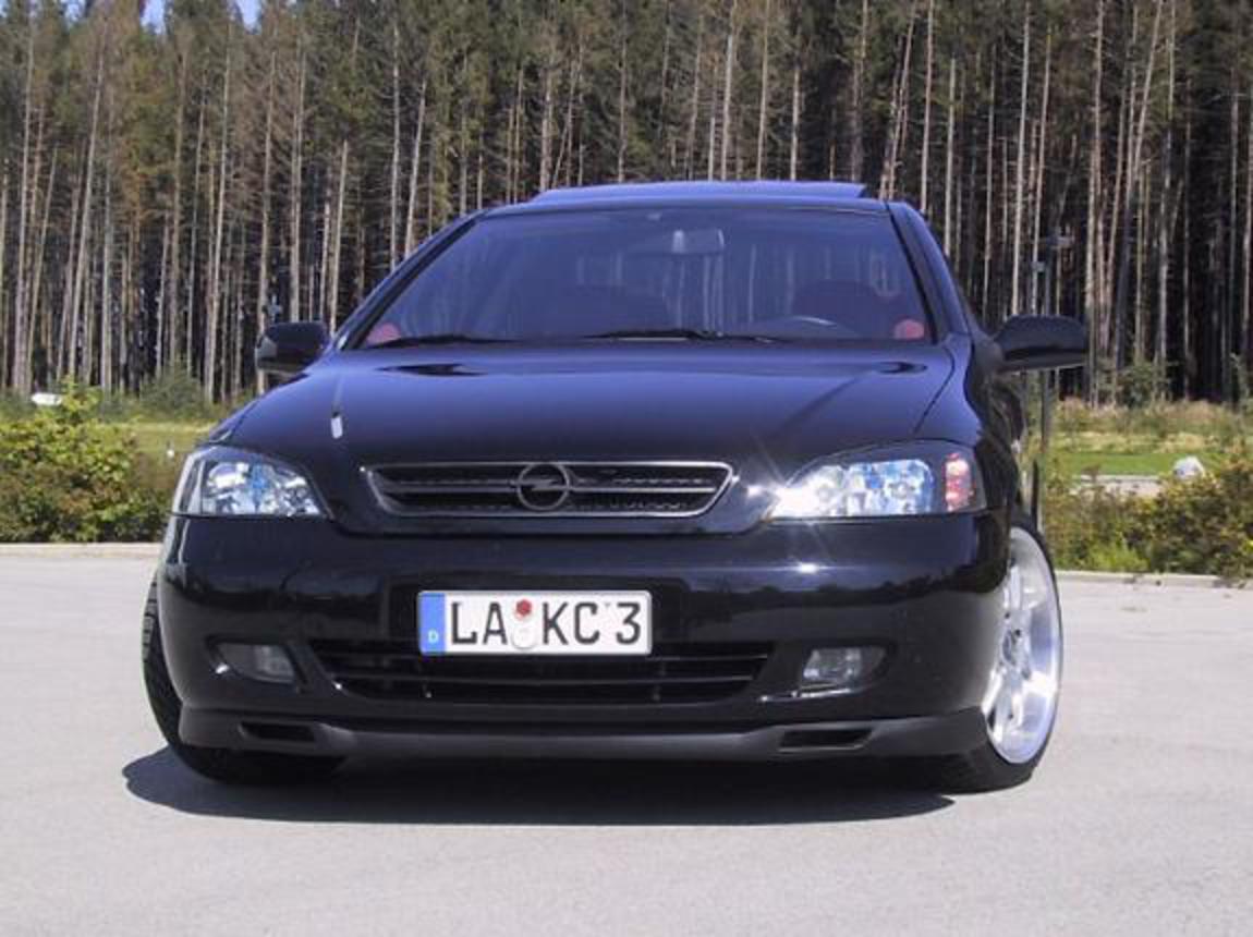 A `01 Opel Astra Coup  Turbo. It has the stock 2,0 L 16V Turbo engine.