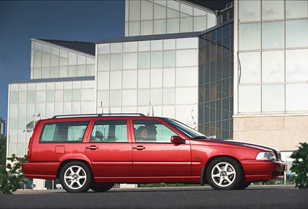 Volvo v70 automatic (399 comments) Views 37605 Rating 64