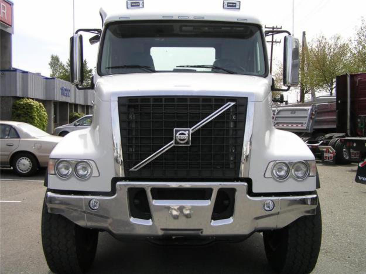 Volvo VHD84 - huge collection of cars, auto news and reviews, car vitals,