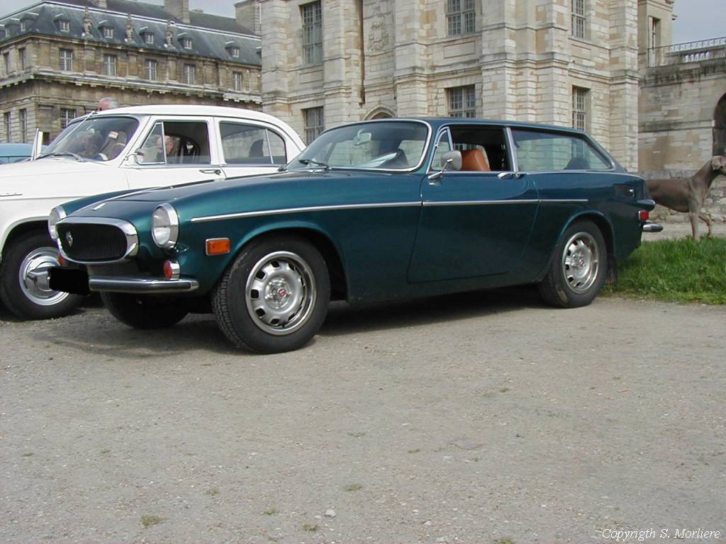 Classic Volvo 1800ES sportwagon. I would love to have one of these also,