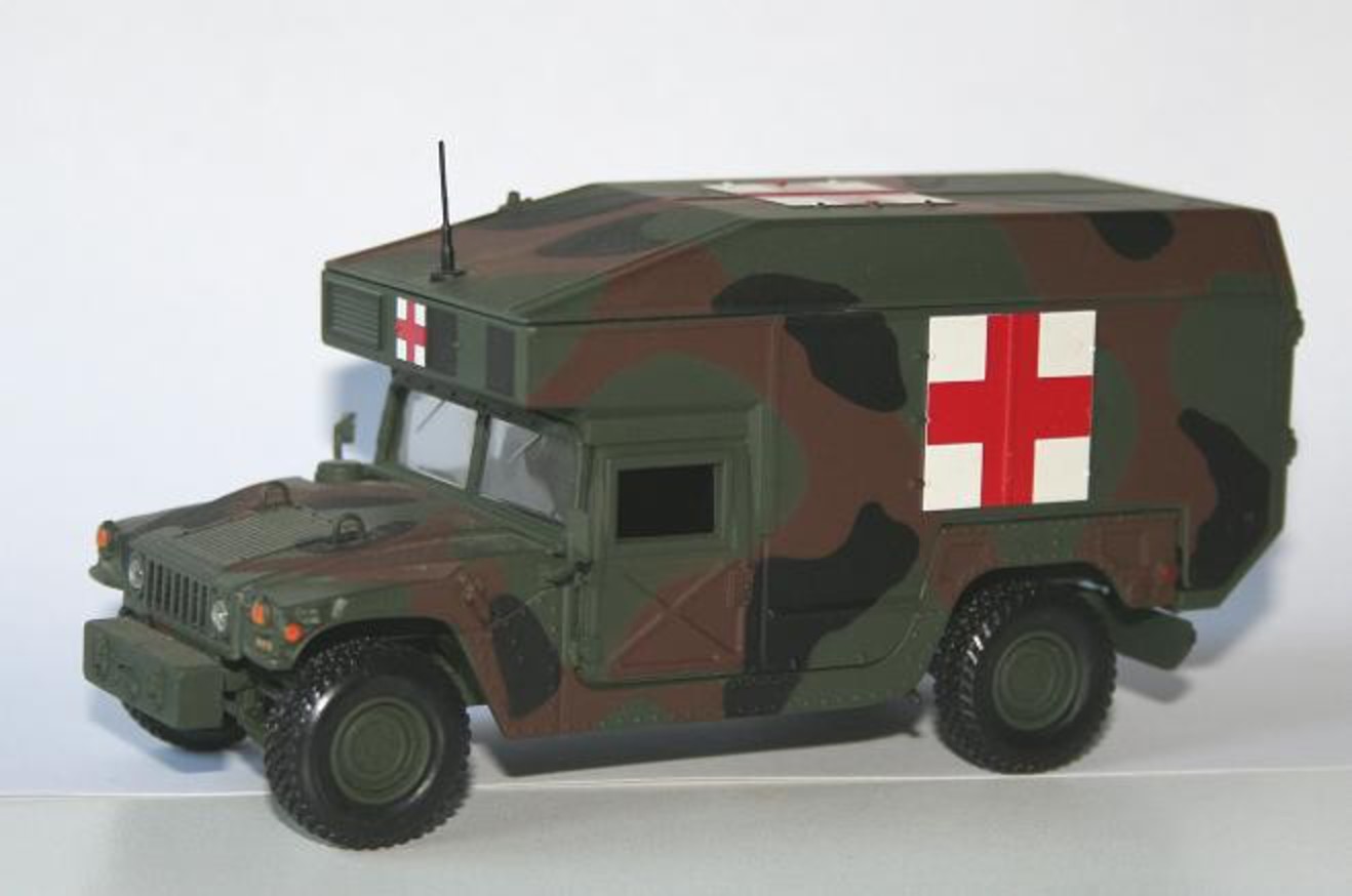 Victoria 1/43 HMMV M997 Hummer ambulance