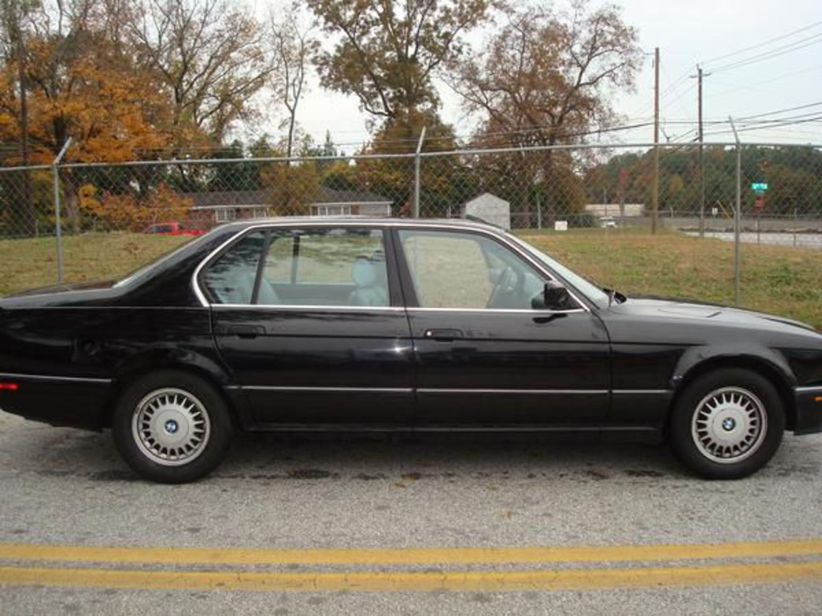 Pictures of 1992 BMW 735IL BLACK NEGOCIABLE