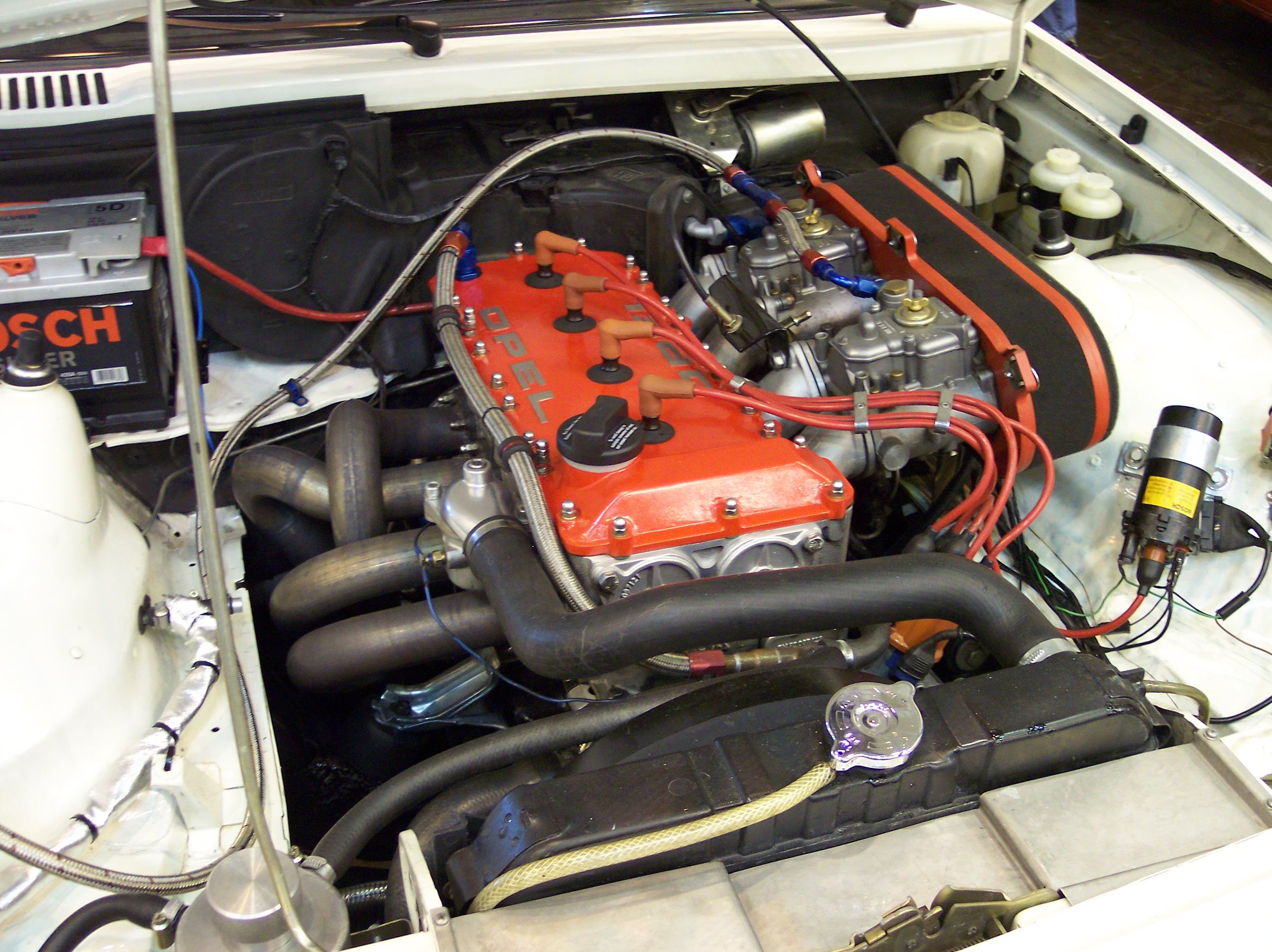 File:Opel Manta 400i engine TCE.jpg