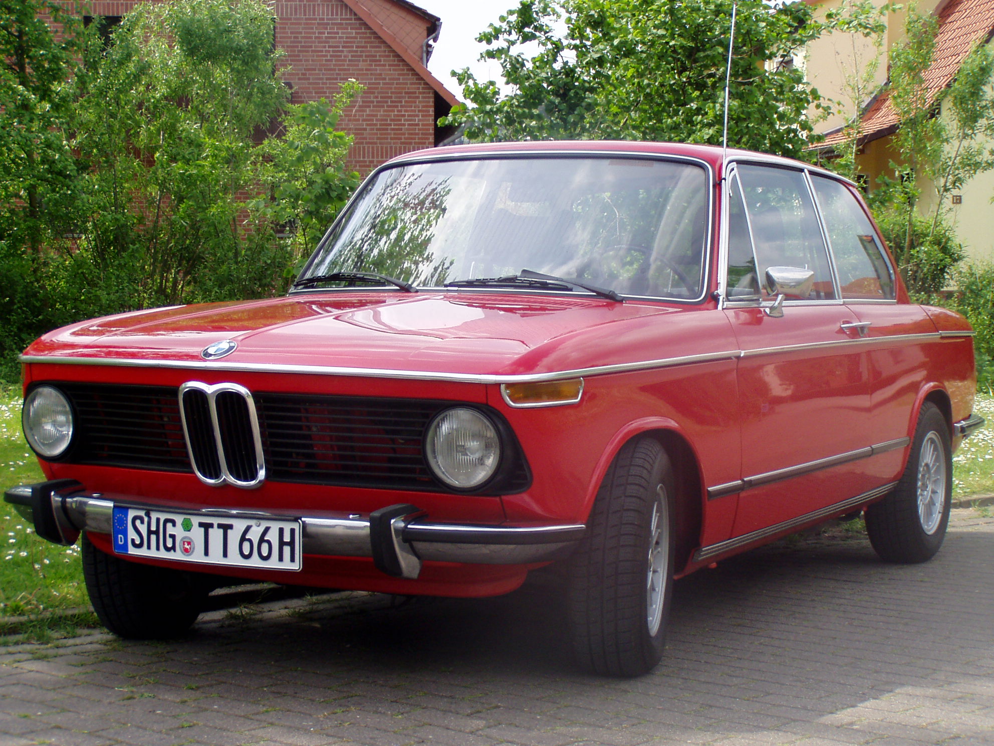 BMW 1802 - huge collection of cars, auto news and reviews, car vitals,