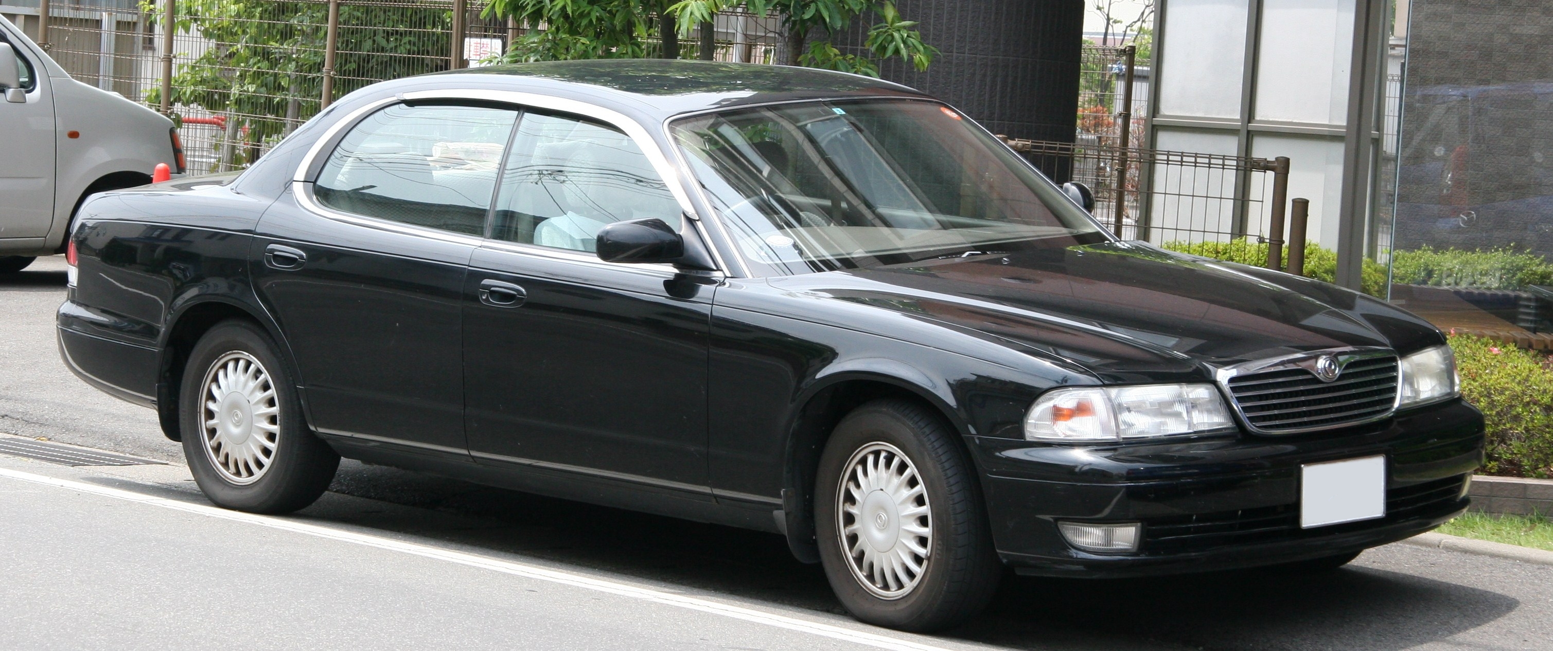 File:1995-1997 Mazda Sentia.jpg
