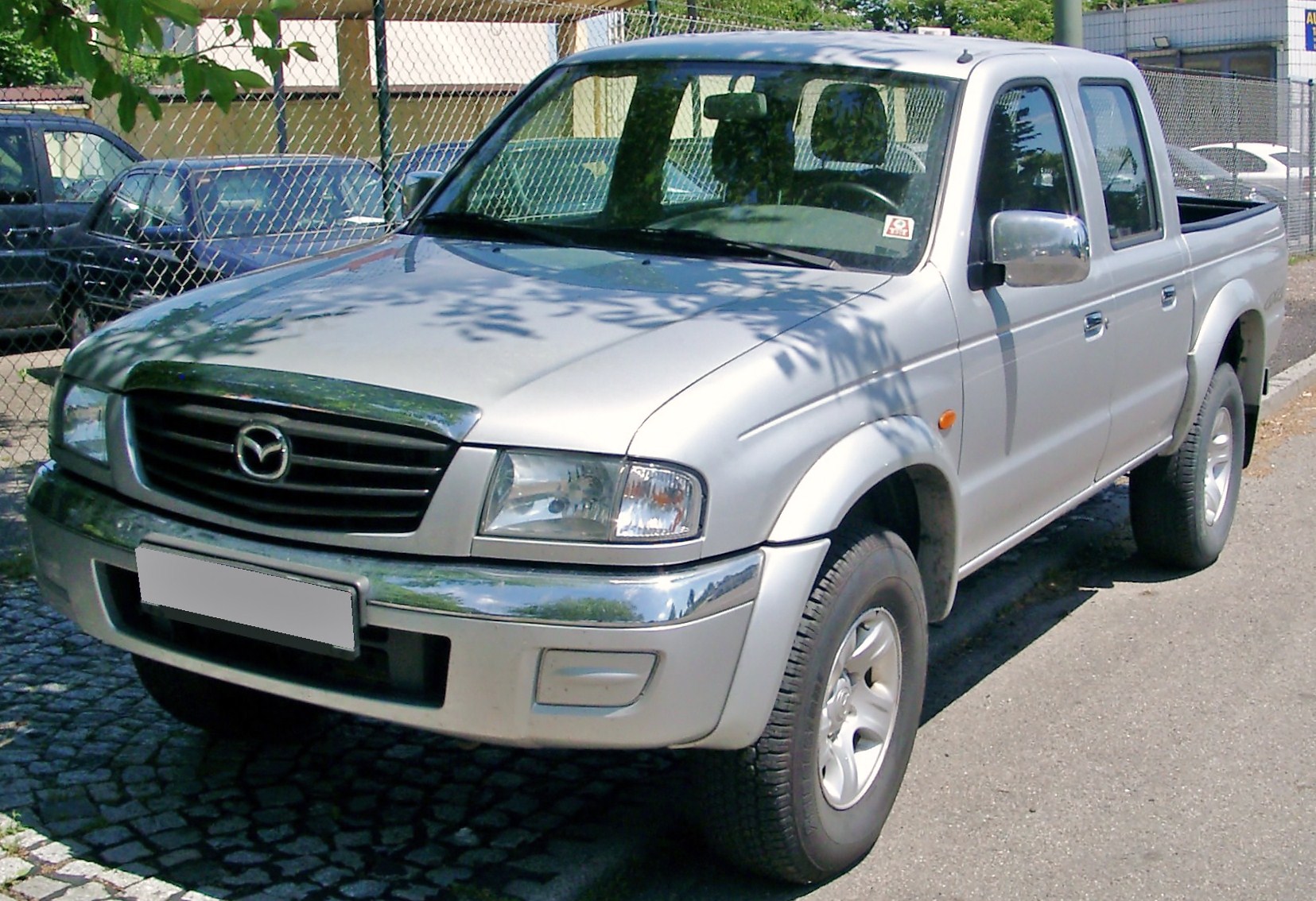 File:Mazda B2500 front 20080612.jpg