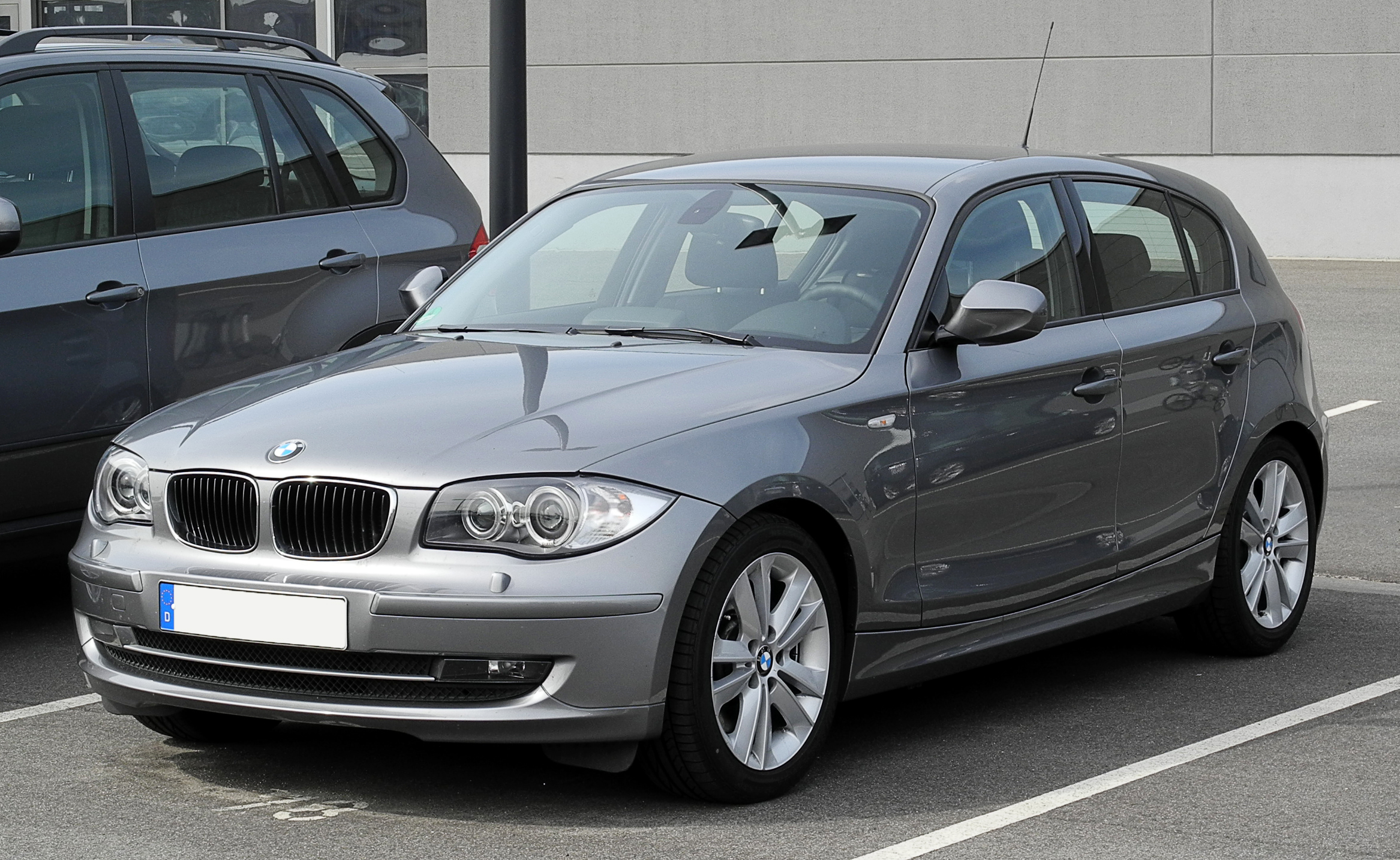 File:BMW 123d (E87, Facelift) â€“ Frontansicht, 12. Juni 2011