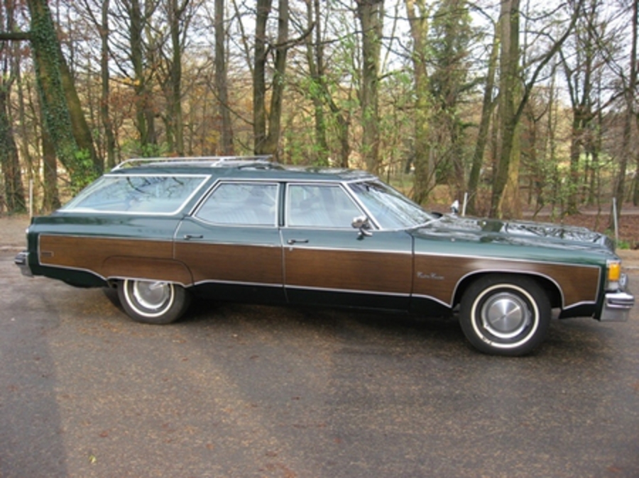 Oldsmobile Custom Cruiser wagon. View Download Wallpaper. 450x337. Comments