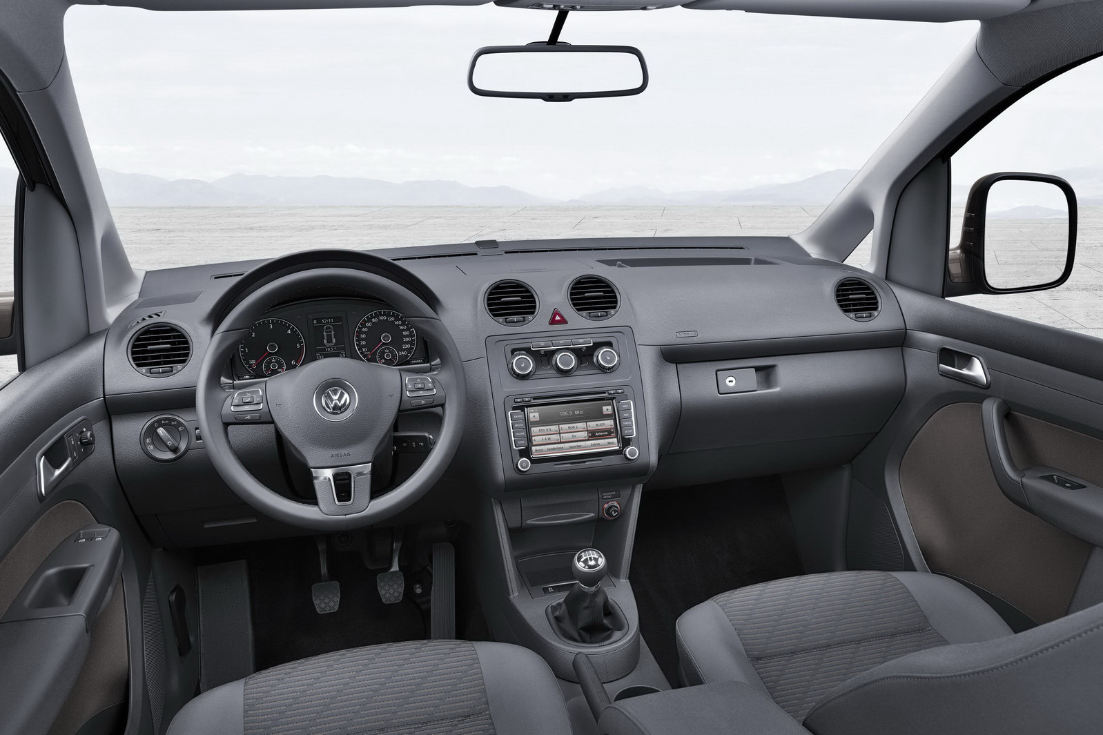 Volkswagen Unveils Redesigned 2011 Caddy Minivan