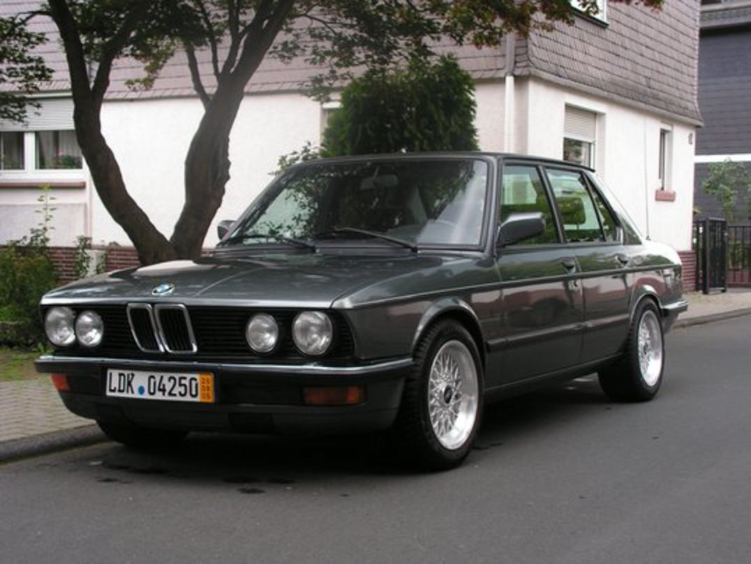 BMW 525e E28 FÃ¼nfer Titelbild. Zur Bilderstrecke?