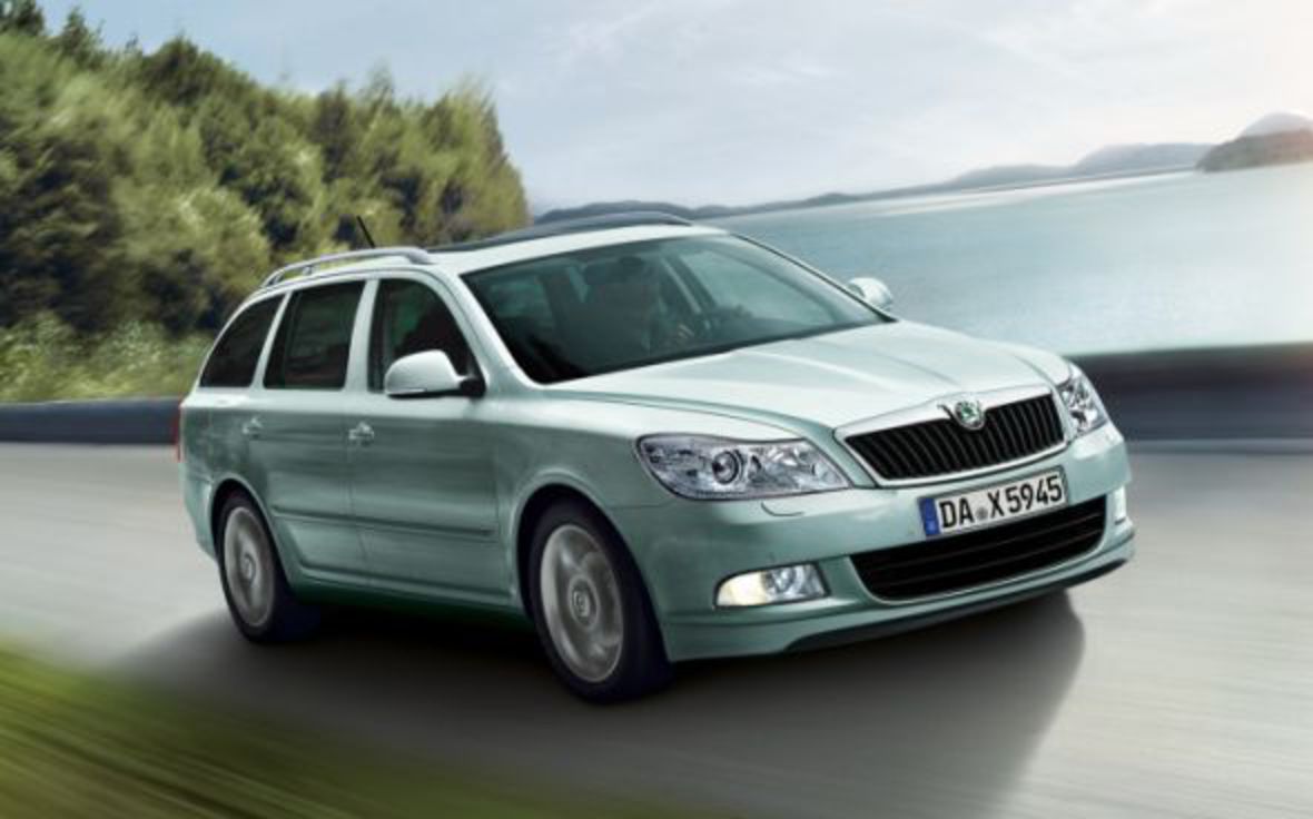 Шкода simply clever. Шкода Клевер. Skoda simply Clever. Шкода simply Clever машина.