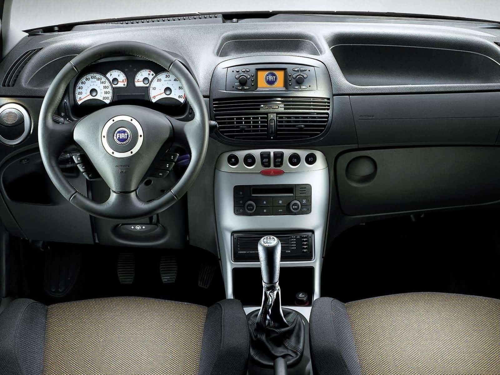 On this page we present you the most successful photo gallery of Fiat Punto