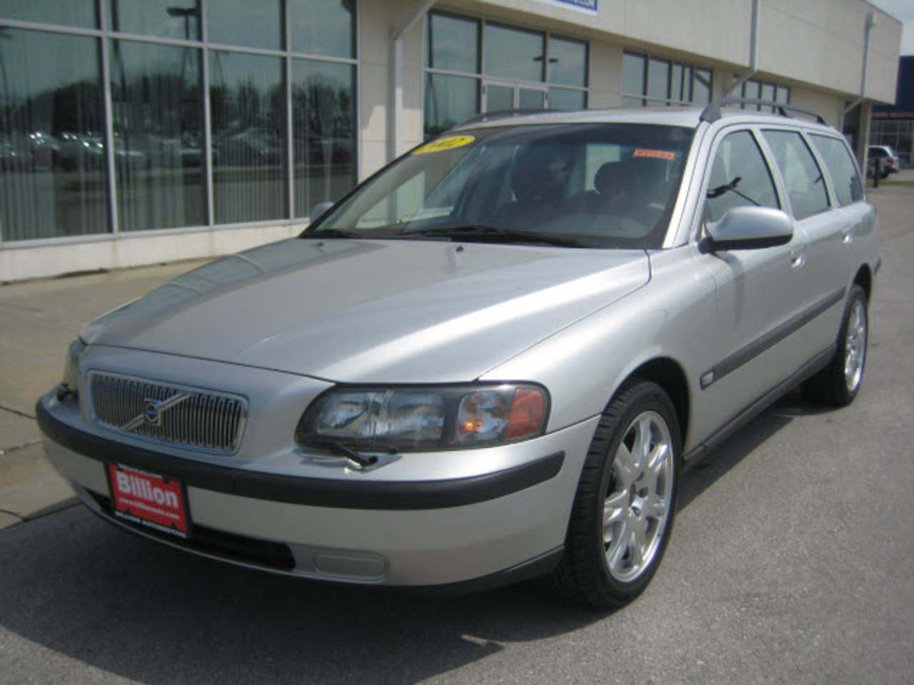Volvo V70 24 T - huge collection of cars, auto news and reviews, car vitals,