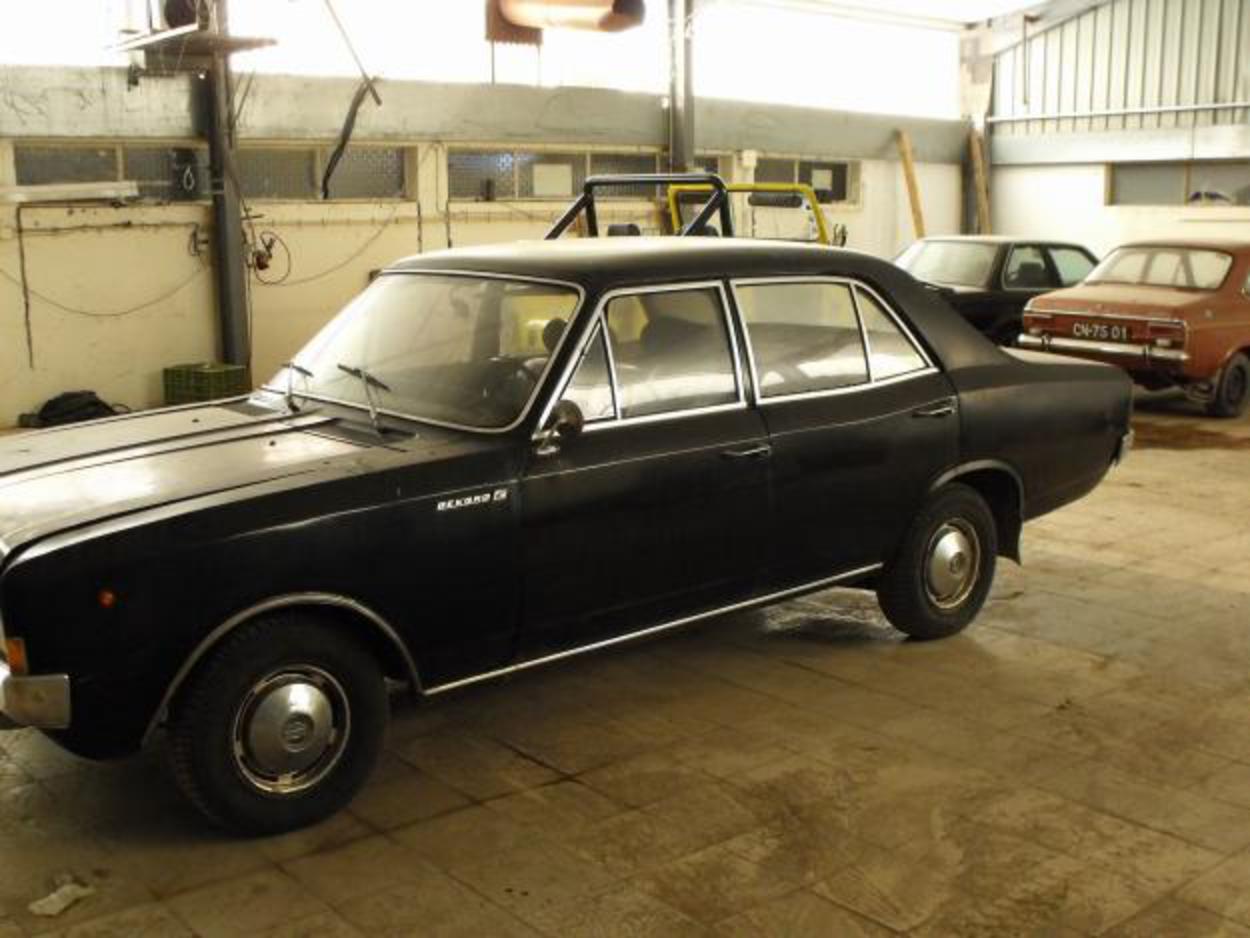 Opel Rekord 1900 Picture