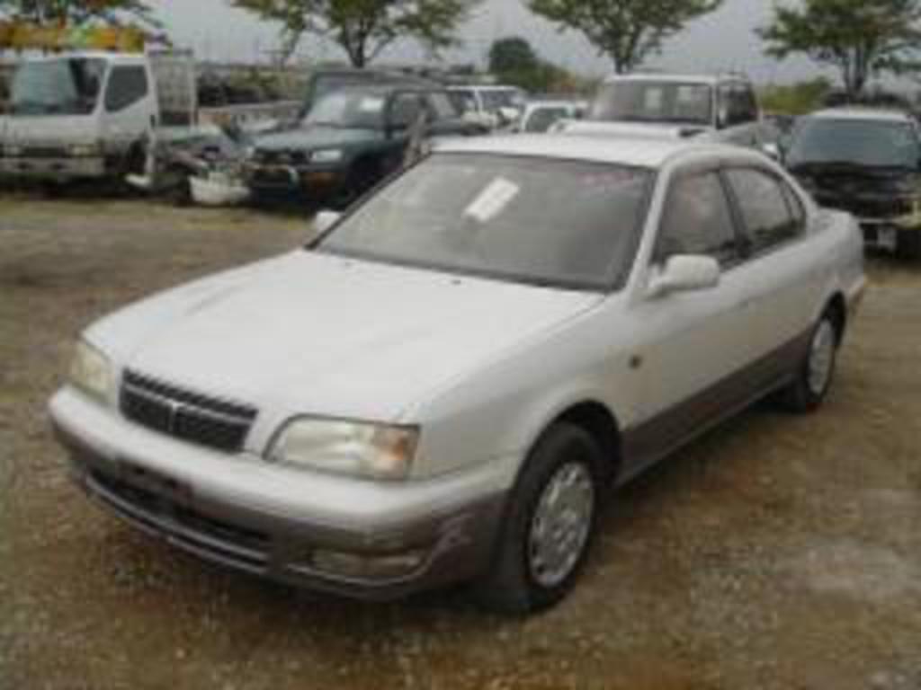 Toyota Camry Lumiere G More photos? Register for free!