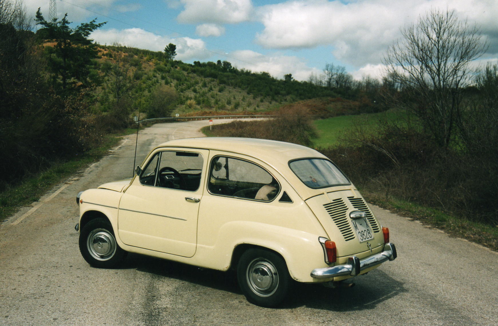 Машина Seat 600