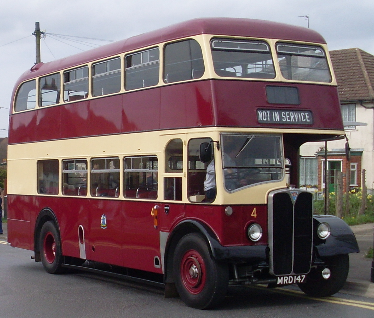 File:Preserved Reading Corporation bus 4 (MRD 147) 1956 AEC Regent ...