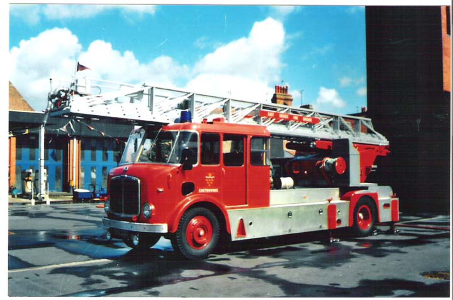 Fire Engines Photos - AEC/Merryweather Turntable ladder Eastbourne