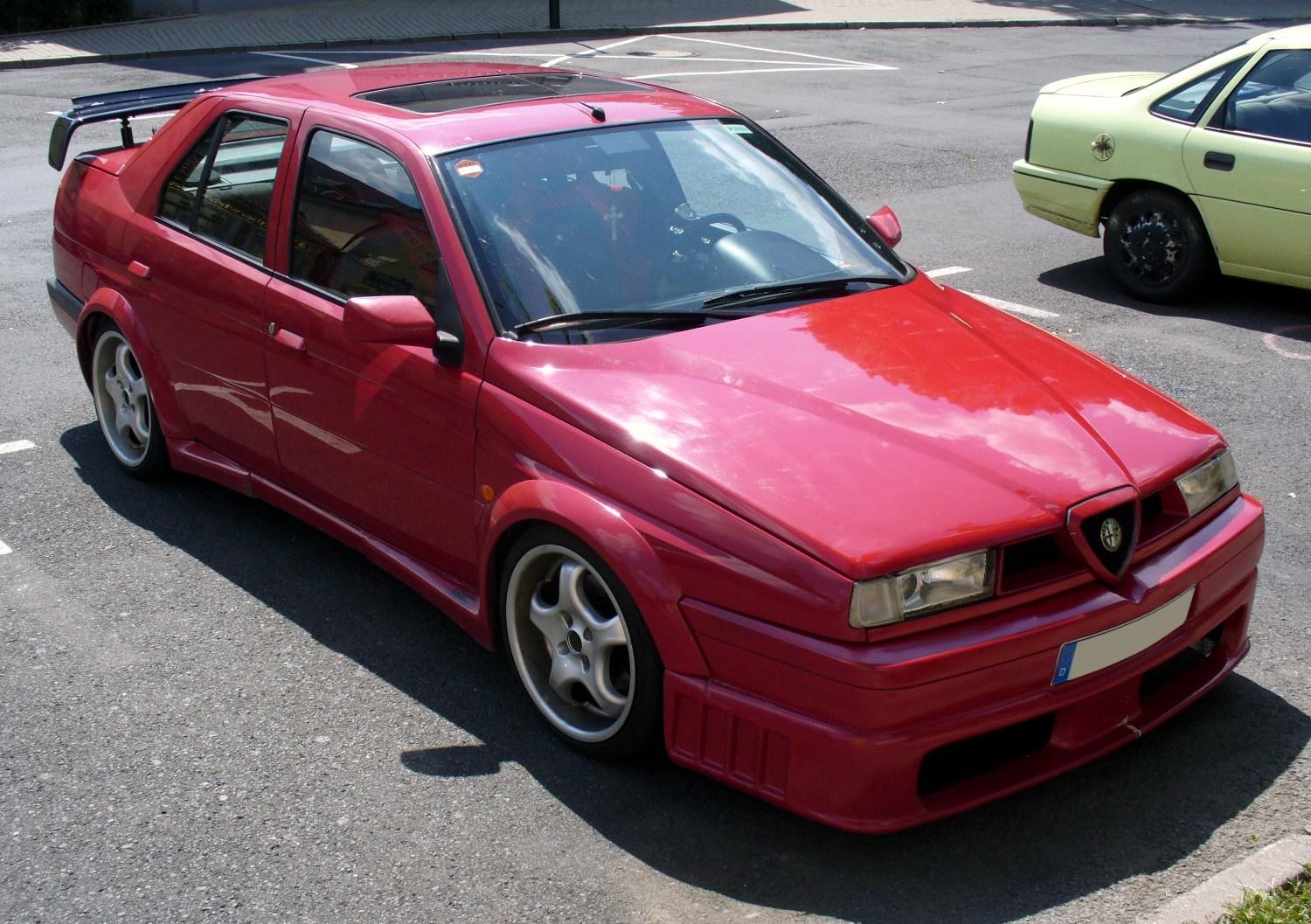 File:Alfa Romeo 155 rot.JPG - Wikimedia Commons