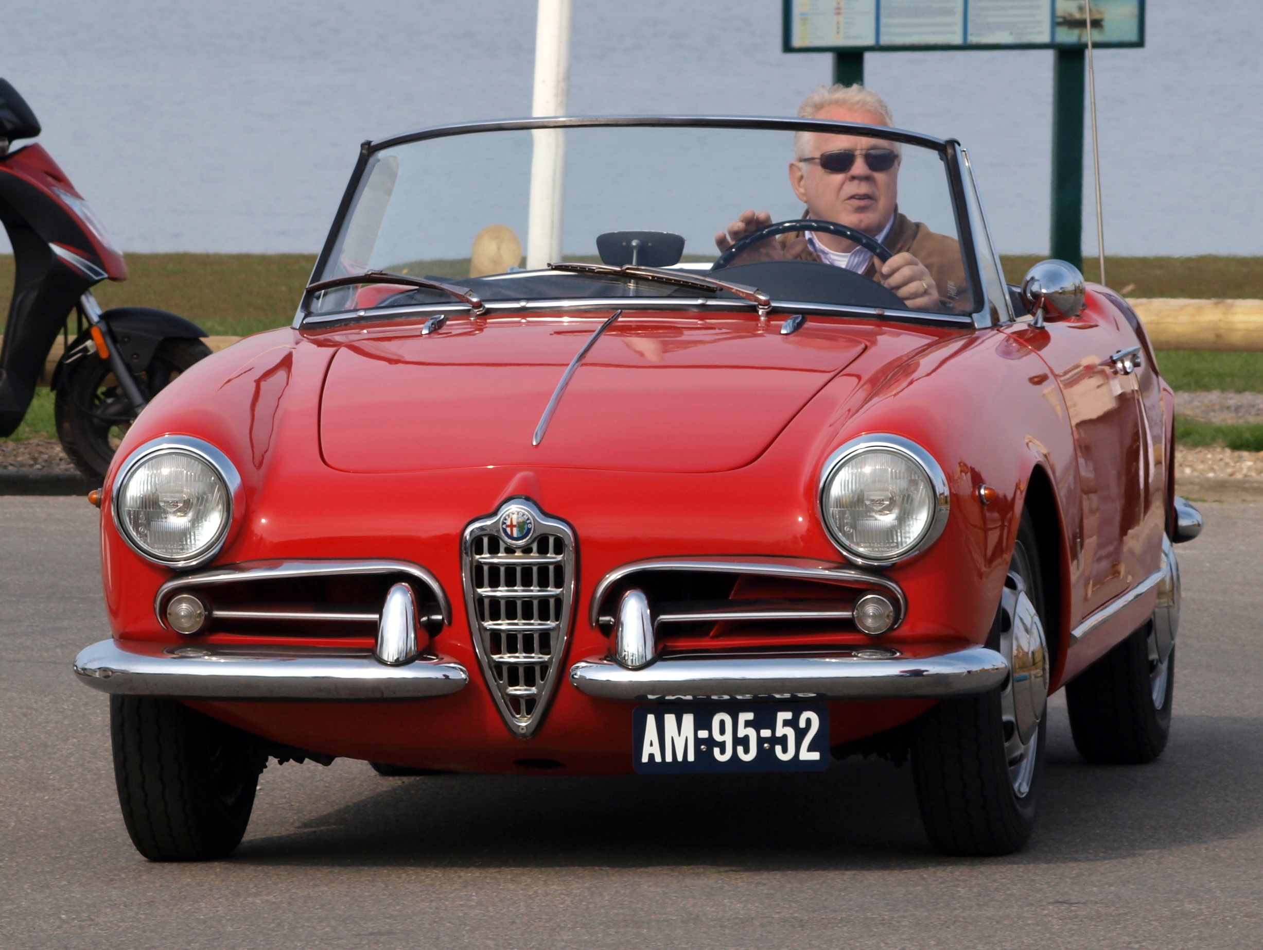 File:Alfa Romeo Giulietta Spider Veloce (1958), Dutch licence ...