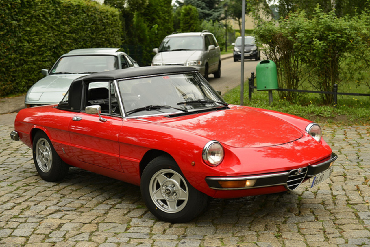 Flickr: The Alfa Romeo Spider (1966 to 1993) Pool