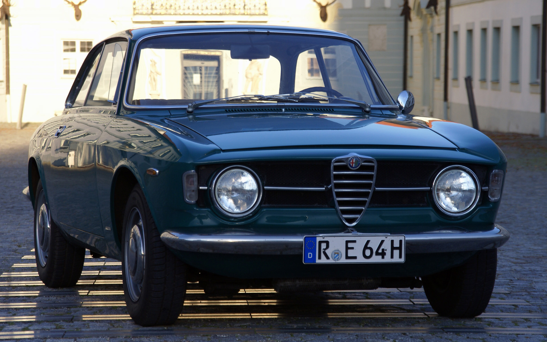 Alfa romeo giulia 1300 gt. Best photos and information of ...