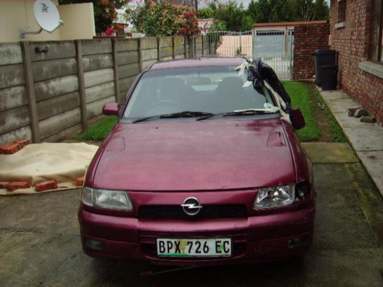 opel astra 16 I.E 1997 model full house - Port Elizabeth - Cars