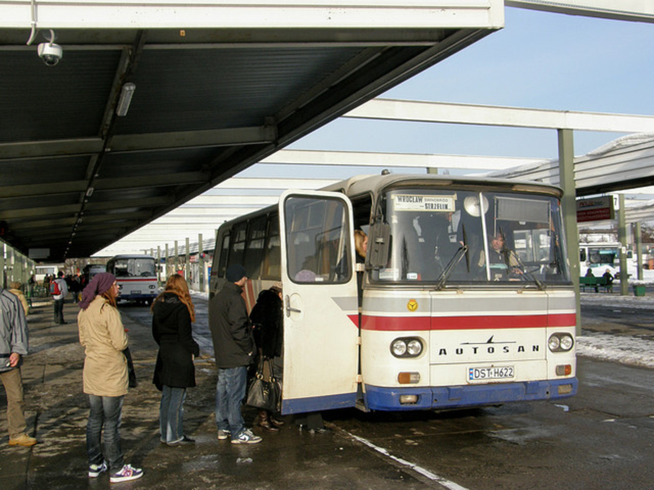 PKS OÅ‚awa Autosan H9-21 bus , WrocÅ‚aw PKS Terminal 02.02.2010 ...