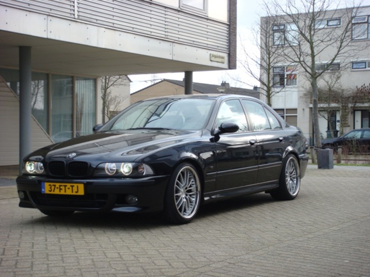 BMW 540i Photo Gallery: Photo #08 out of 11, Image Size - 640 x 480 px