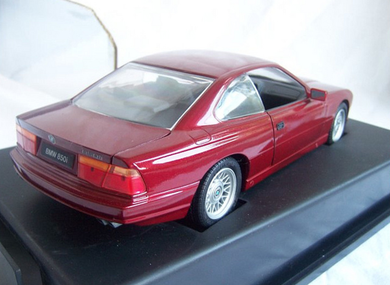 BMW 850i 1/18 by Revell | Flickr - Photo Sharing!